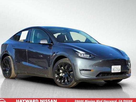 TESLA MODEL Y 2023 7SAYGDEE2PA025097 image
